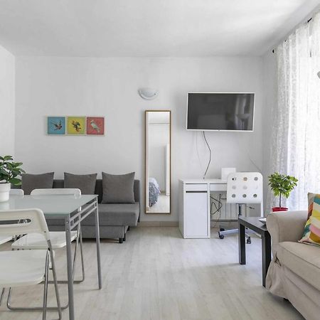 Acogedor Y Centrico Estudio Apartment Madrid Bagian luar foto