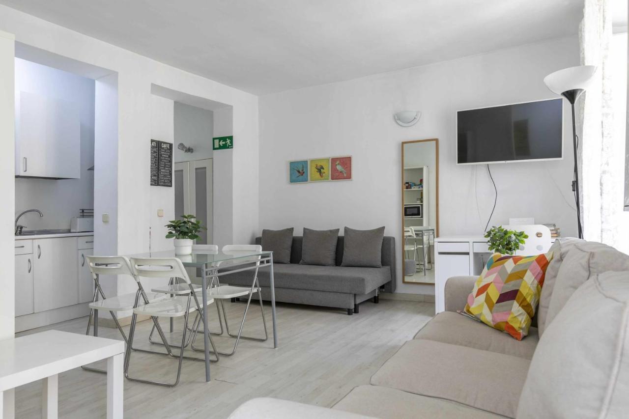 Acogedor Y Centrico Estudio Apartment Madrid Bagian luar foto