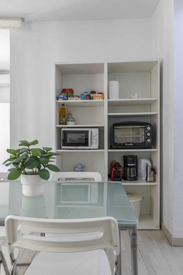 Acogedor Y Centrico Estudio Apartment Madrid Bagian luar foto