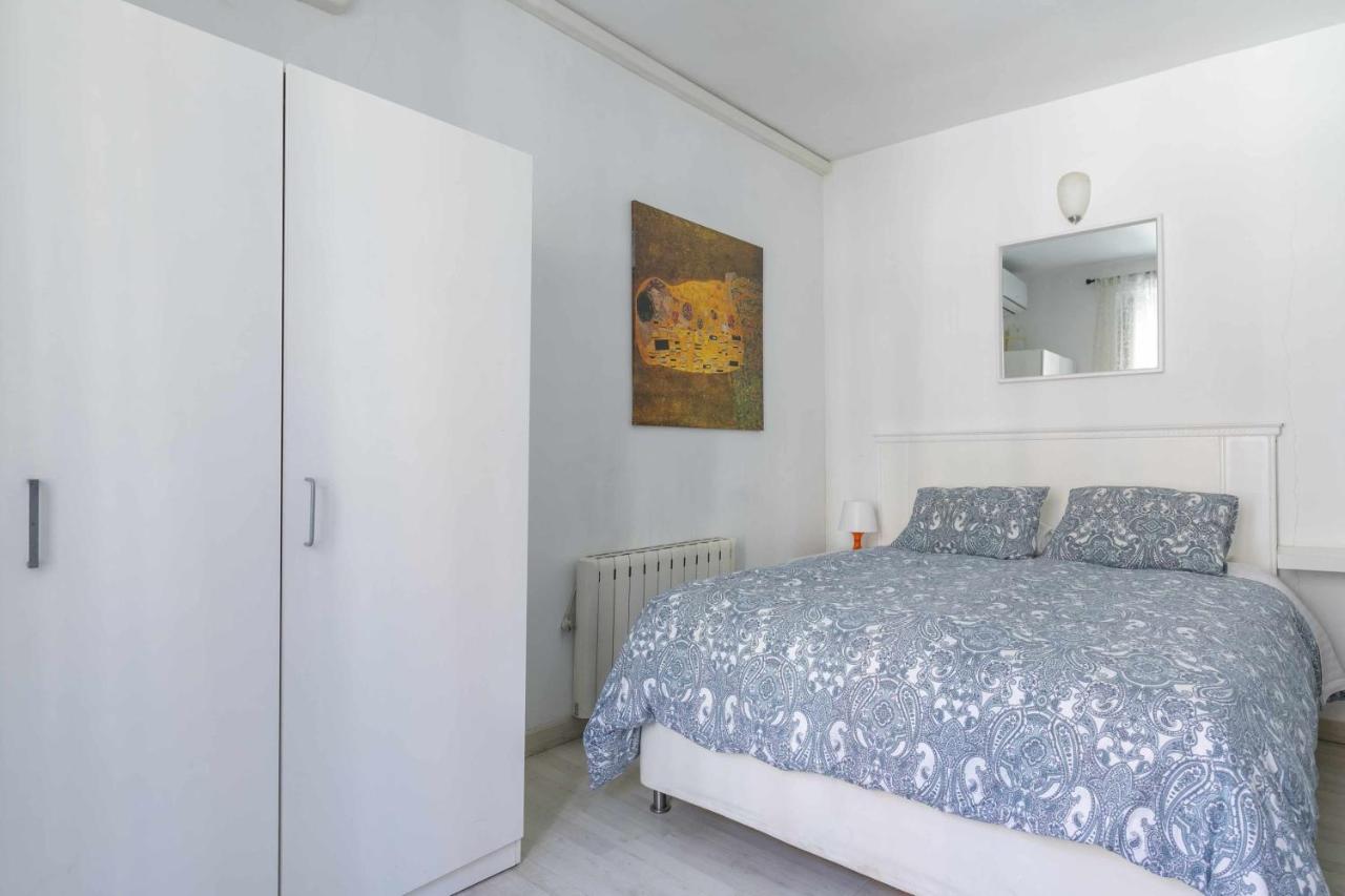Acogedor Y Centrico Estudio Apartment Madrid Bagian luar foto