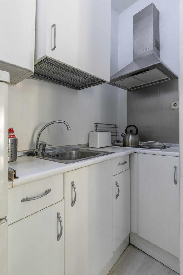 Acogedor Y Centrico Estudio Apartment Madrid Bagian luar foto