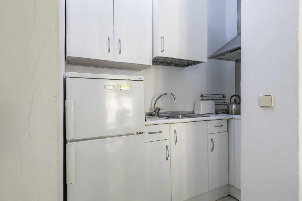 Acogedor Y Centrico Estudio Apartment Madrid Bagian luar foto