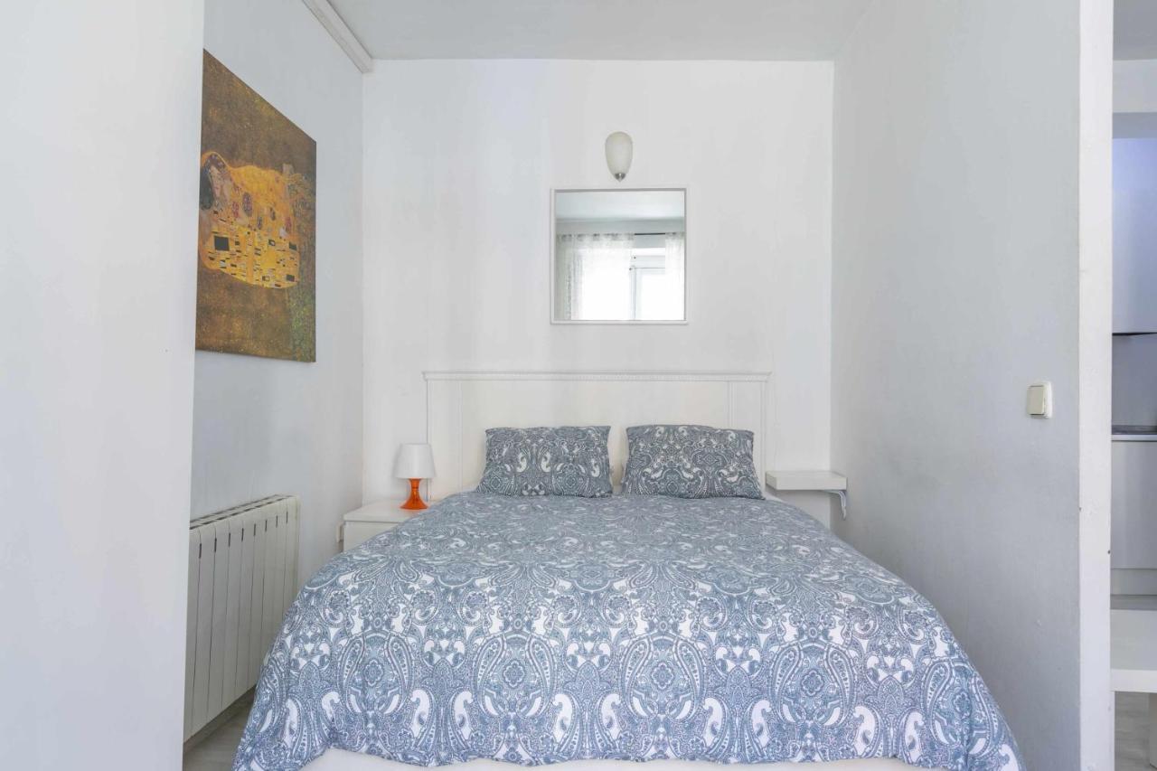 Acogedor Y Centrico Estudio Apartment Madrid Bagian luar foto
