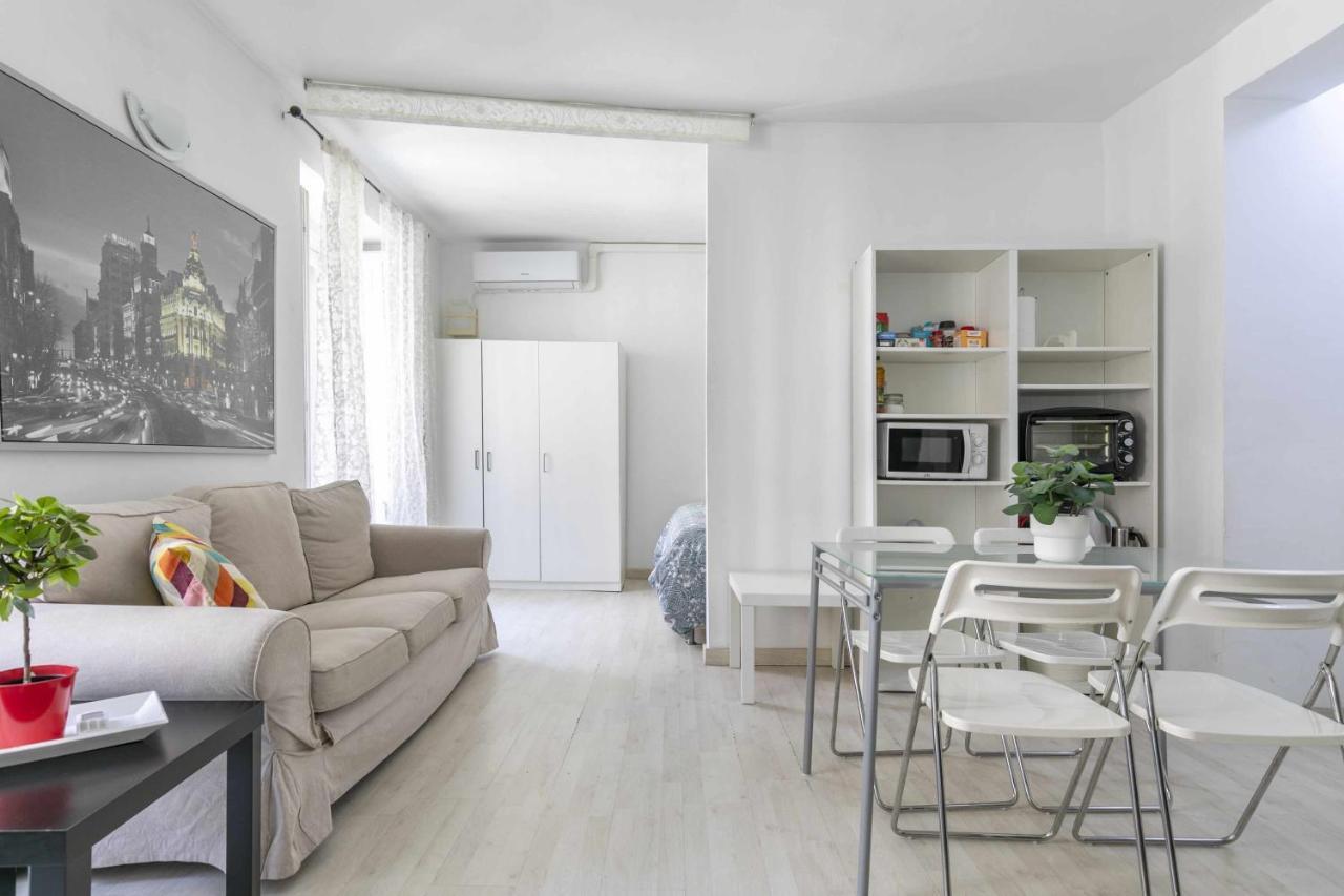 Acogedor Y Centrico Estudio Apartment Madrid Bagian luar foto