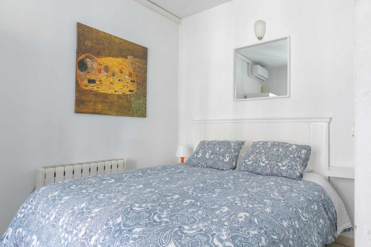 Acogedor Y Centrico Estudio Apartment Madrid Bagian luar foto