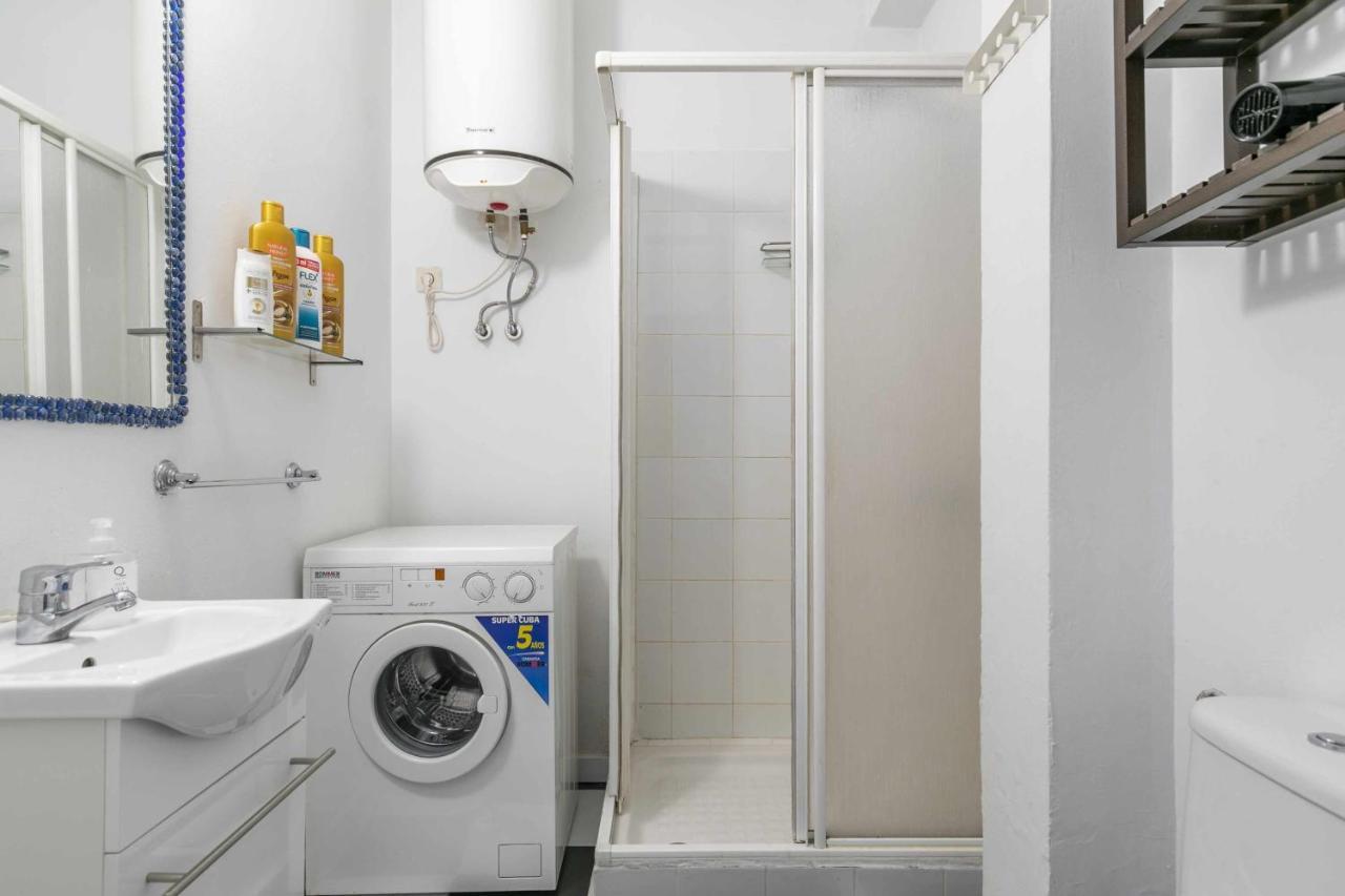 Acogedor Y Centrico Estudio Apartment Madrid Bagian luar foto